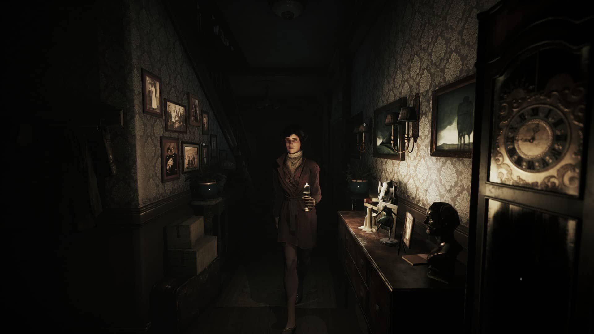 Song of Horror game screenshot, dimly lit mansion